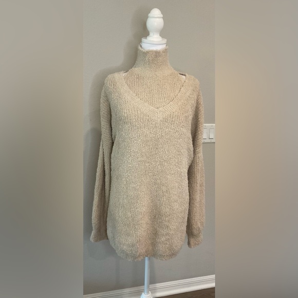 Cupshe Textured Mock & V Neck Oversized Cropped Sweater Set in Beige - Picture 8 of 16